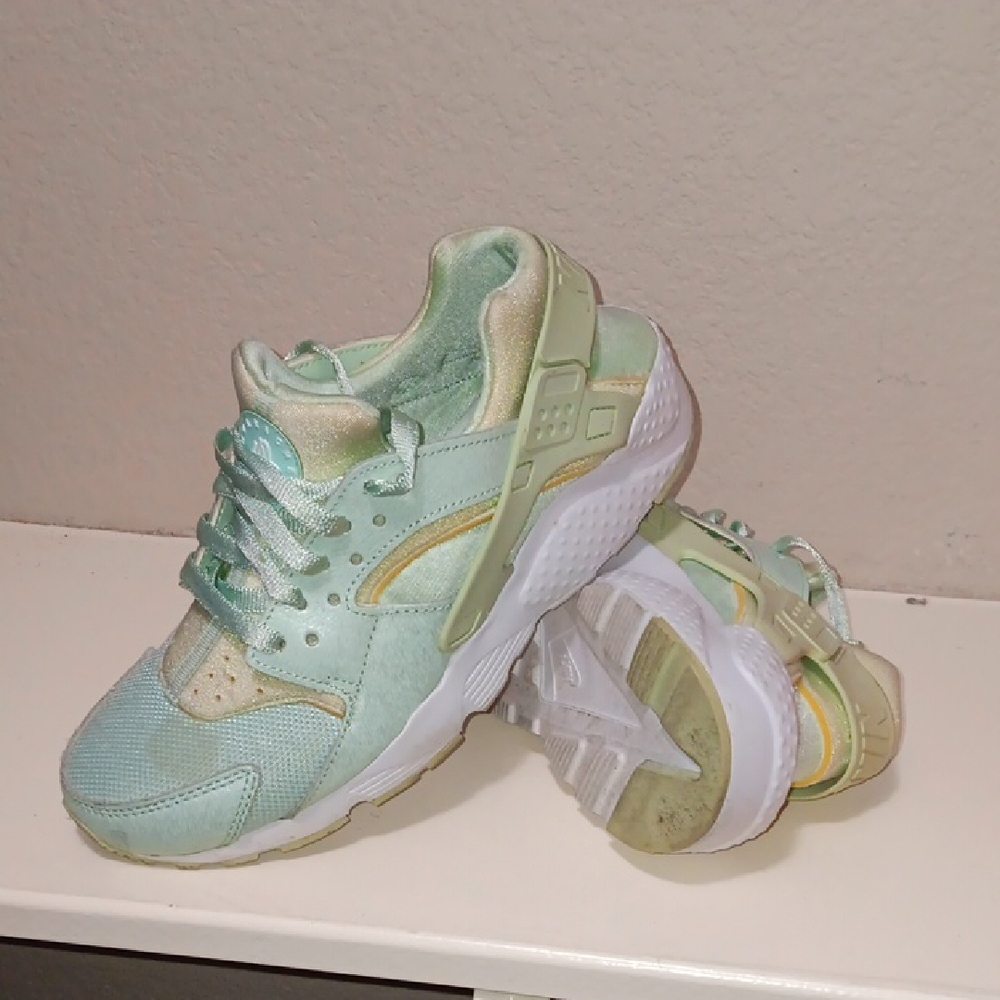Nike Hurache Gradeschool (GS) "Mint Green